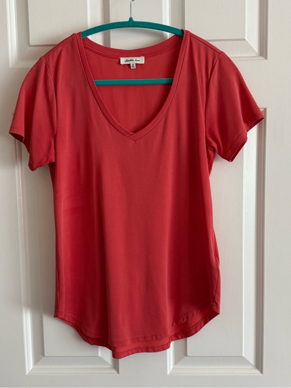 Another Love Coral V-Neck Short Sleeve Tee - XS